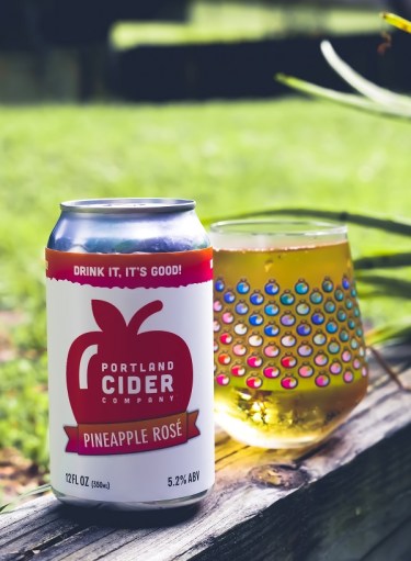 PortlandPineappleRosePourX600
